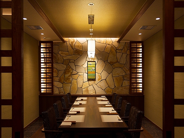 夕食は個室で和食会席をご用意いたします
