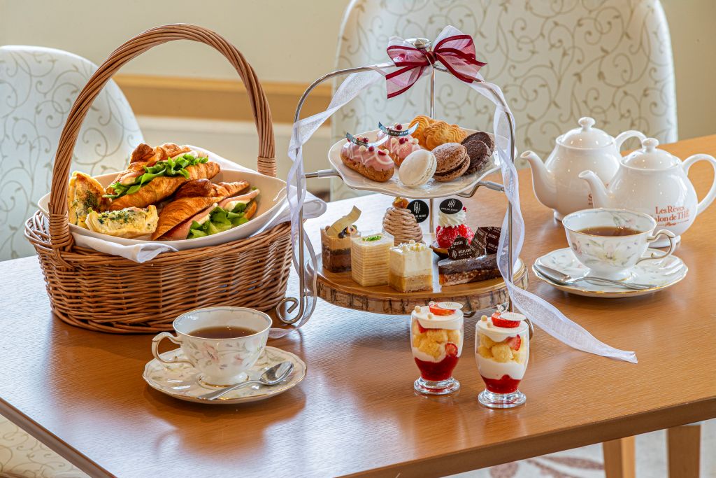 ���̓��̂��߂̓��ʂȃA�t�^�k�[���e�B�[�����p�Ӂ��摜�̓C���[�W�ł�