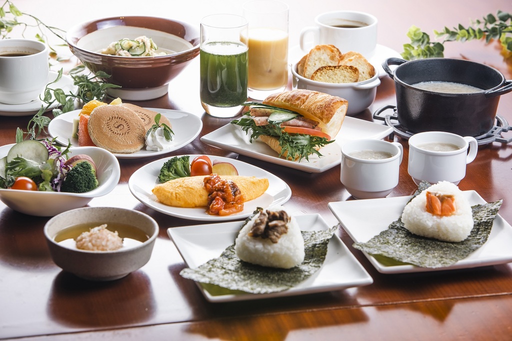 朝食は和食、洋食取り揃えています。