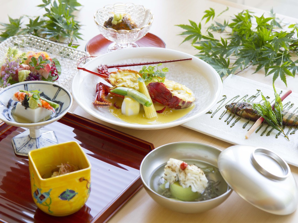 日本料理の真髄をすべての食材において、走り、旬、名残を大切にした和の芸術をお楽しみください