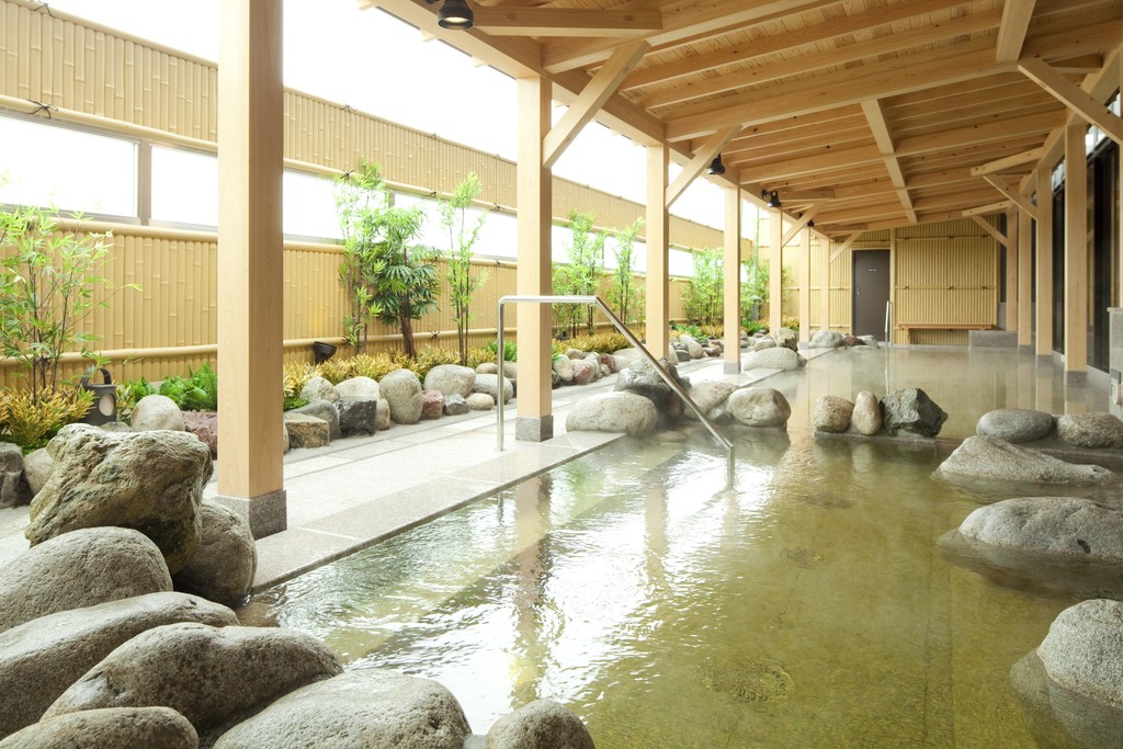 新千歳空港温泉の露天風呂