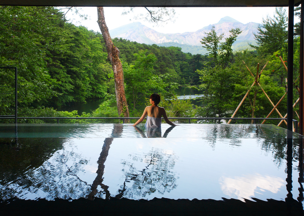 「展望露天風呂　四季の湯」から望む磐梯山の絶景