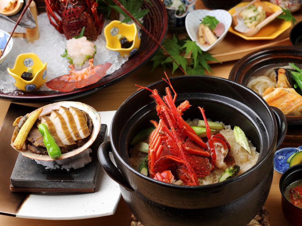 【伊勢海老・鮑付】料理長おすすめ伊勢志摩の海の幸を贅沢に／1泊2食付プラン