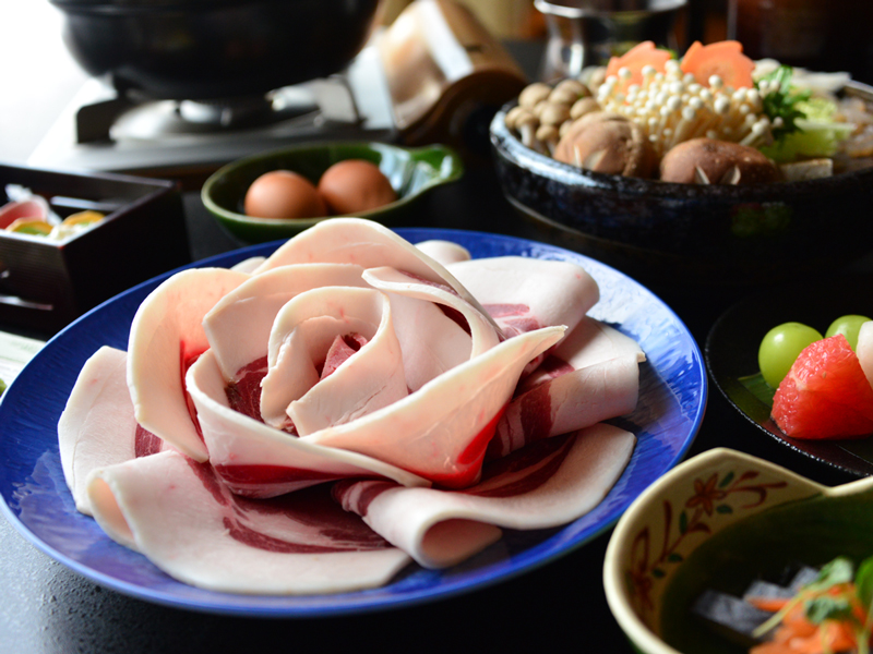 丹波篠山産の天然猪肉を有馬温泉でもお召し上がりいただけます
