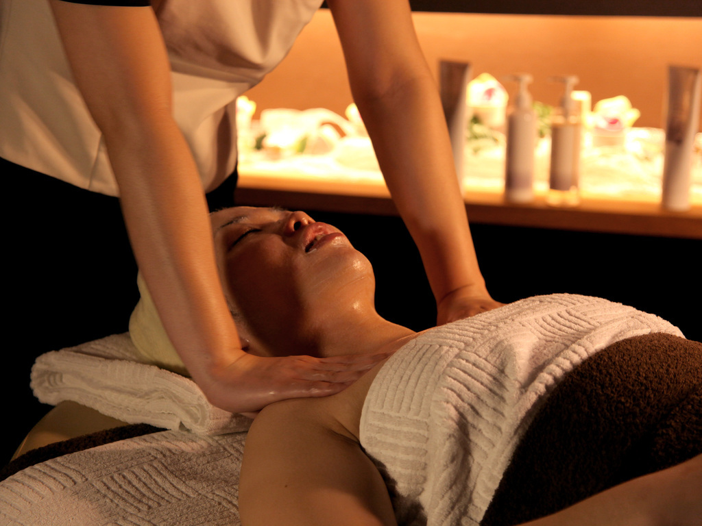 空室検索 選べるエステ付 心と身体に癒しを 極上のエステを完全個室のプライベート空間で堪能 1泊2食