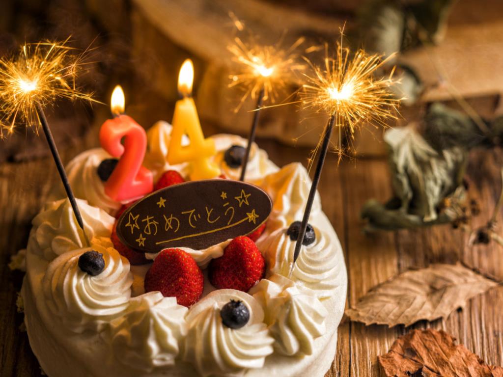 空室検索 お祝い 花火付きケーキ お部屋で提供 家族だけのプライベートパーティでお祝いを 123