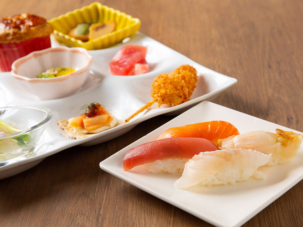 【青函市場・夕食一例】獲れたての新鮮魚介をお寿司で。（漁の関係上、変更の場合有）