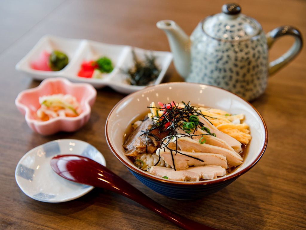 【3F カフェヴィクトリア】沖縄料理・和・洋食・季節のお料理を含めたメニューが30種類以上！