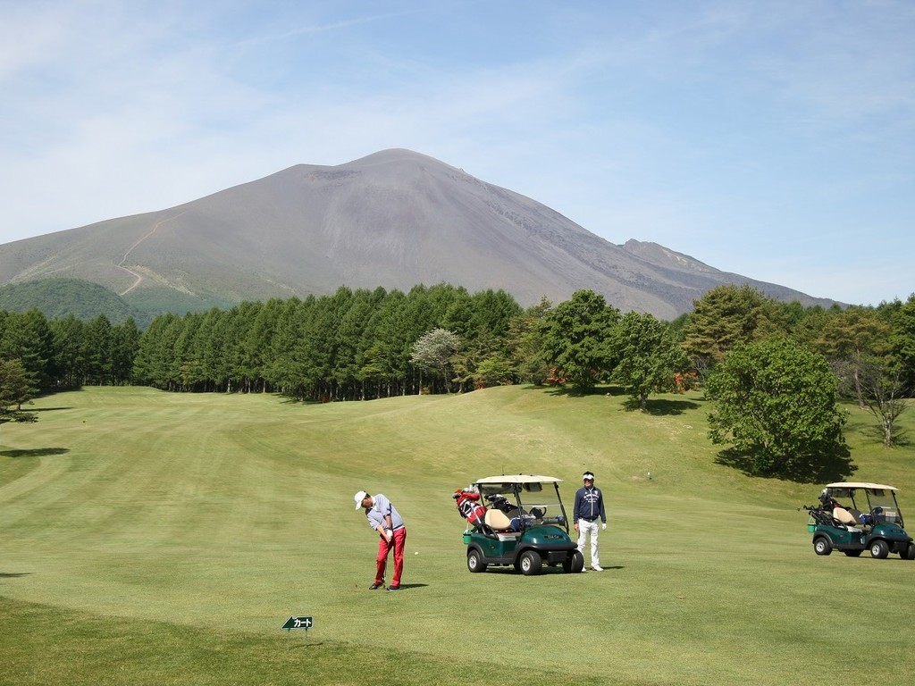 隣接するゴルフ場太平洋クラブ軽井沢リゾートでのプレーを満喫