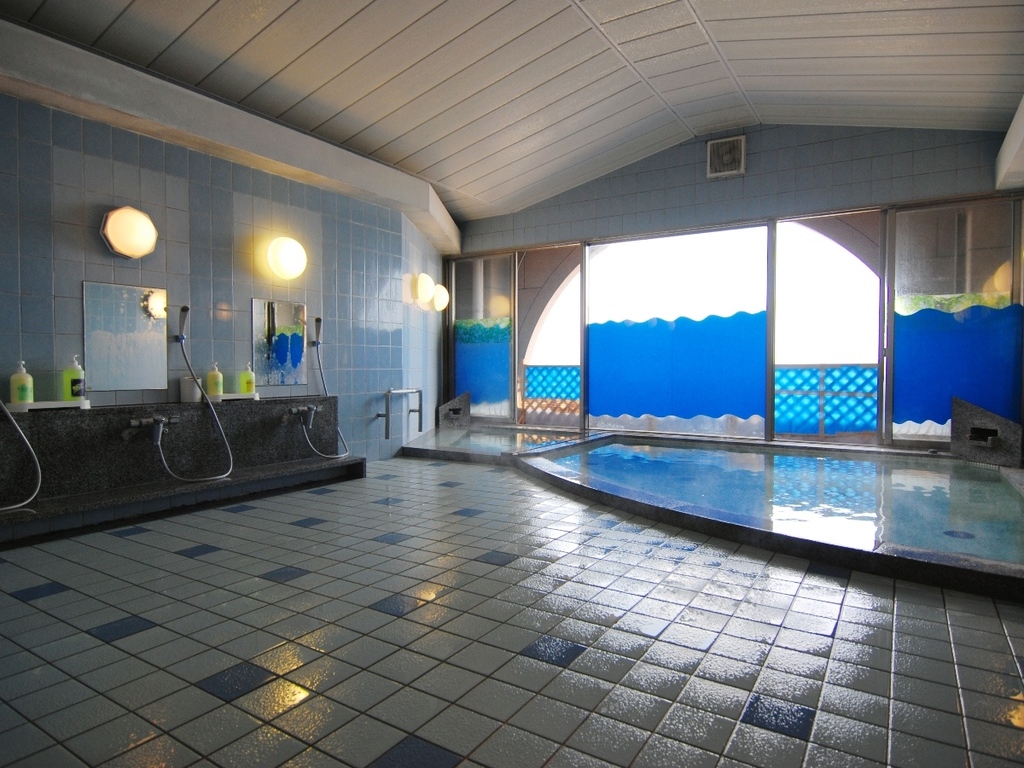 ■大浴場からは海をがみえます！天気のいい日は小豆島まで一望できます。