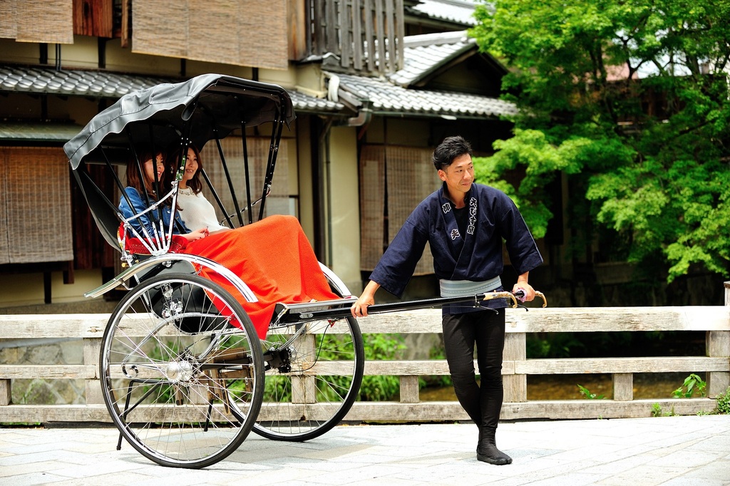 京都老舗人力車『えびす屋』　ホテルオリジナルルートもご案内致します。