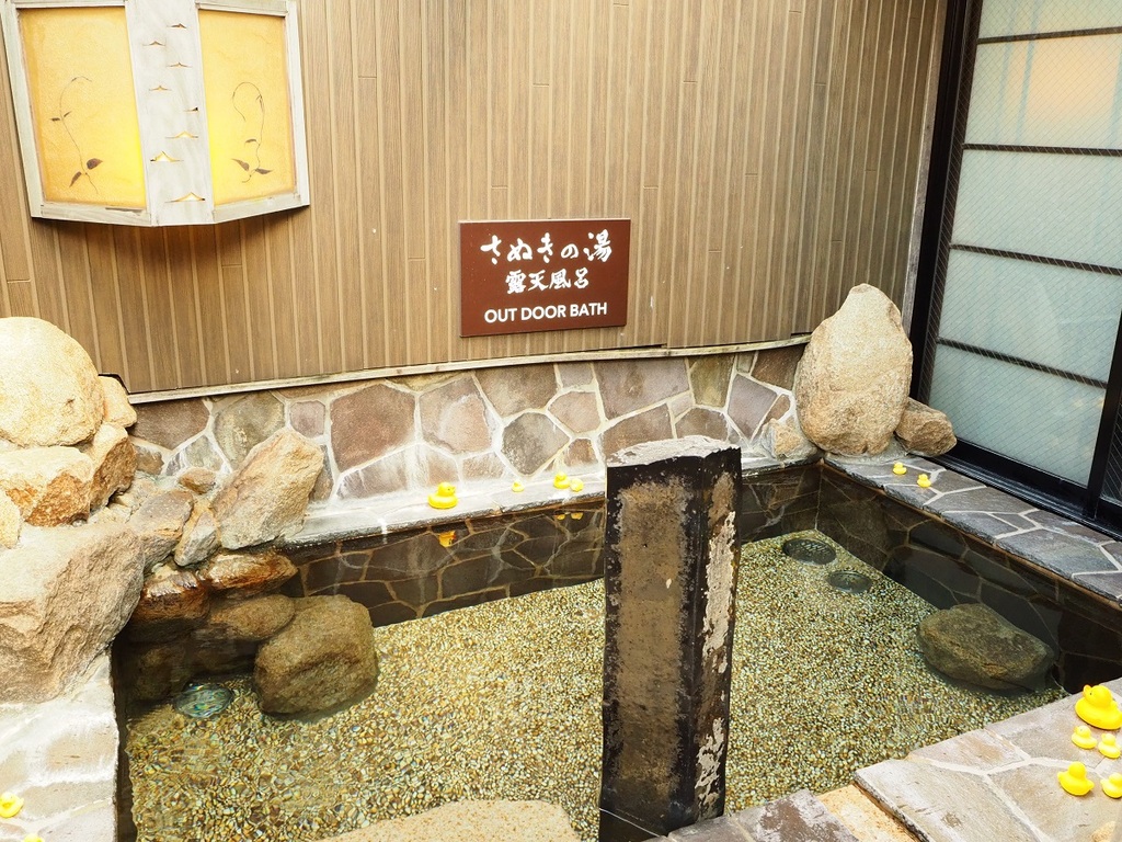■女性大浴場　露天風呂