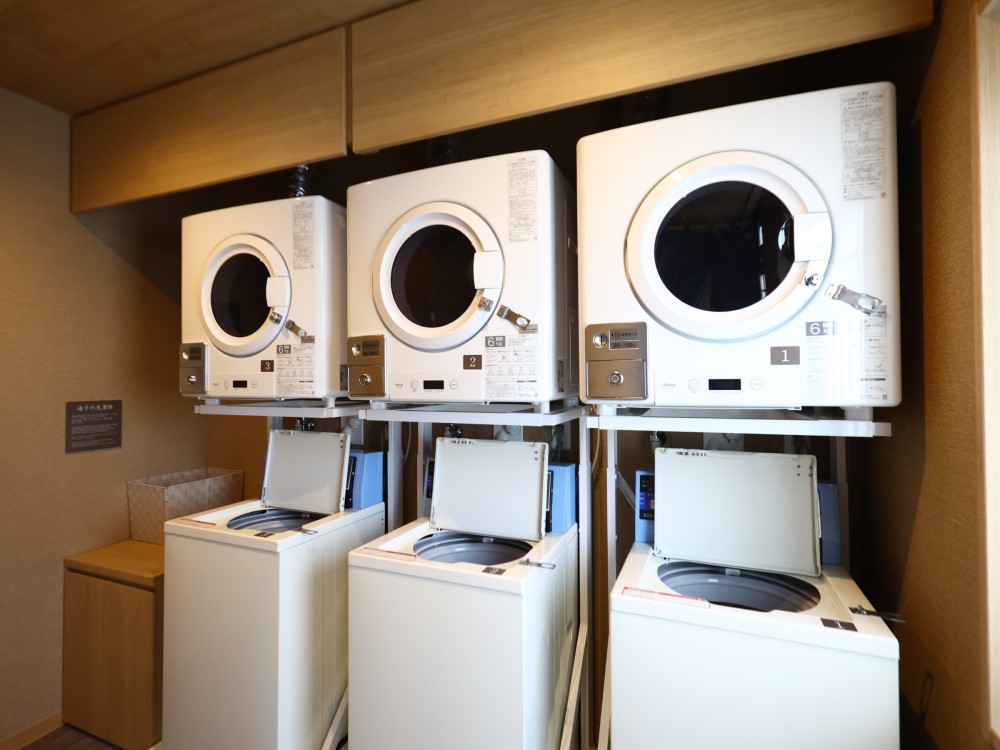 【サービス】男性コインランドリー　洗濯機：無料　乾燥機：20分100円