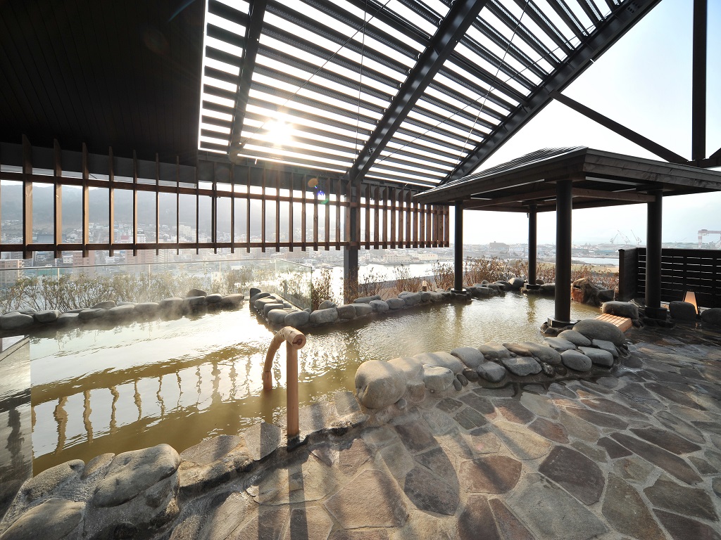 【露天風呂】函館山を一望する展望温泉