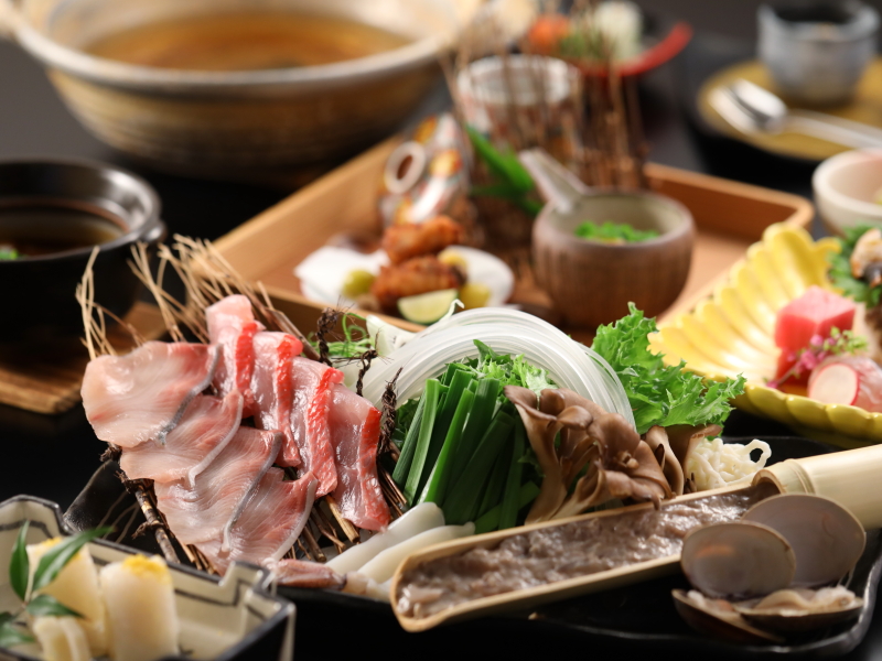 ご夕食「海鮮しゃぶしゃぶ」をメインとした和食会席