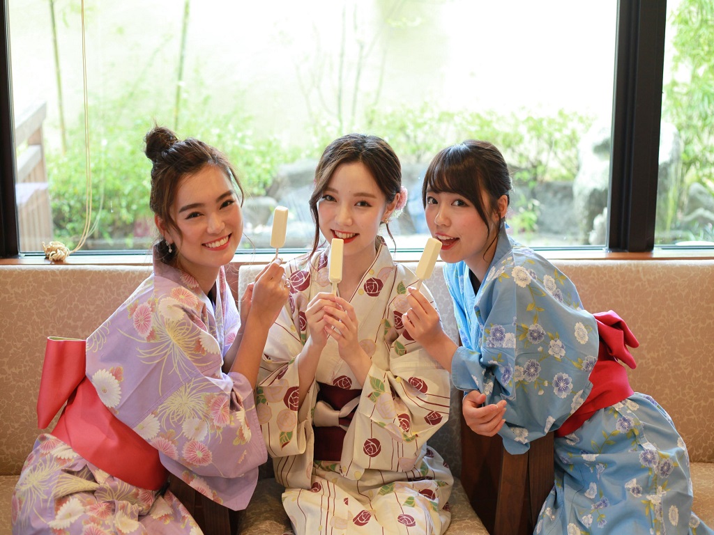 大好きな親友たちと！“ガールズトーク”に華が咲く！京都・嵐山で最幸に楽しい１日を♪