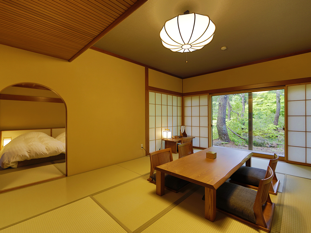 【天の坐】天然温泉露天＆檜内風呂「漣亭」。古き良き日本の茶室建築に、どこか懐かしさを覚える客室です。