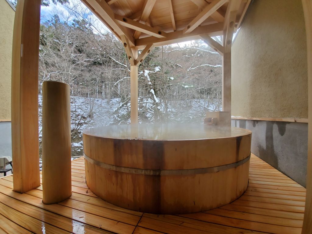 【貸切露天風呂】"蒼雲(そううん)の湯"　〈冬〉プライベートな空間で湯汲みをお愉しみください