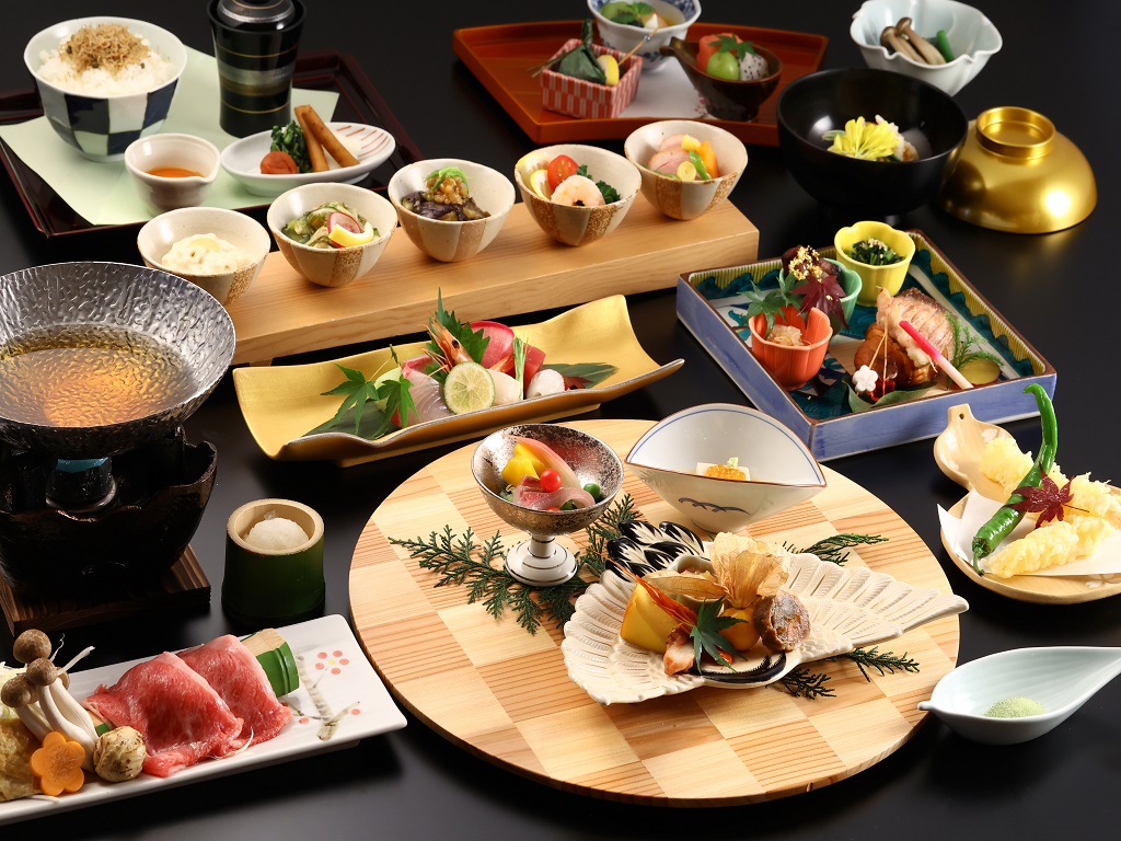 【夕食】京都ならではの趣向を凝らした会席をお愉しみください。