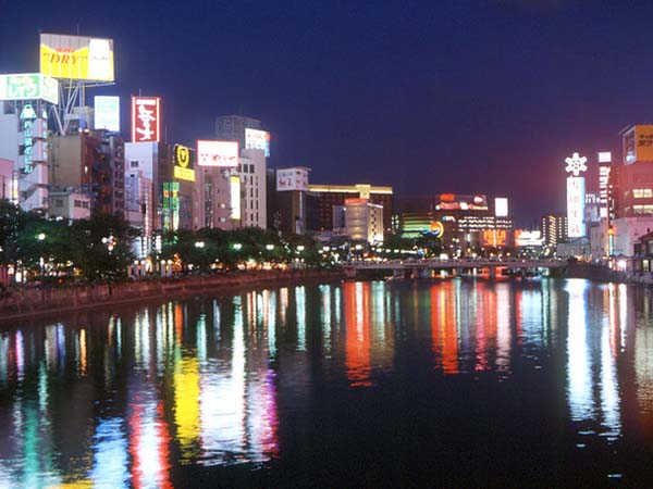 九州最大の繁華街中洲