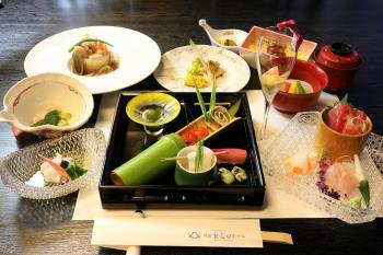 .【スタンダードプラン】◆夕朝食付◆絶品日本料理に舌鼓♪ ～信玄の湯 湯村温泉～無料駐車場完備.