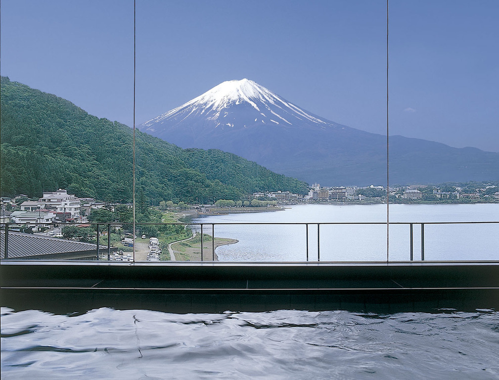 大浴場からの富士の眺望